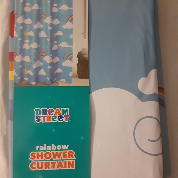 Rainbows and clouds Shower curtain - Picture 2 of 3